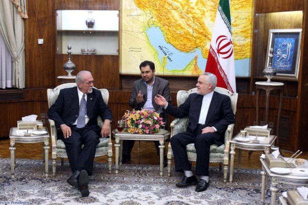 390955_136058653205611_1305368935_n