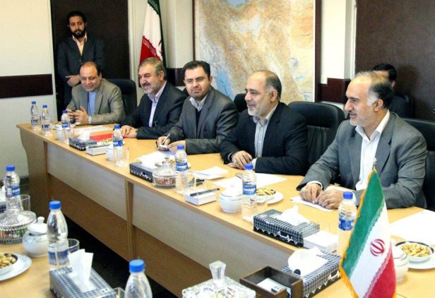 539386_136141756530634_1777346649_n